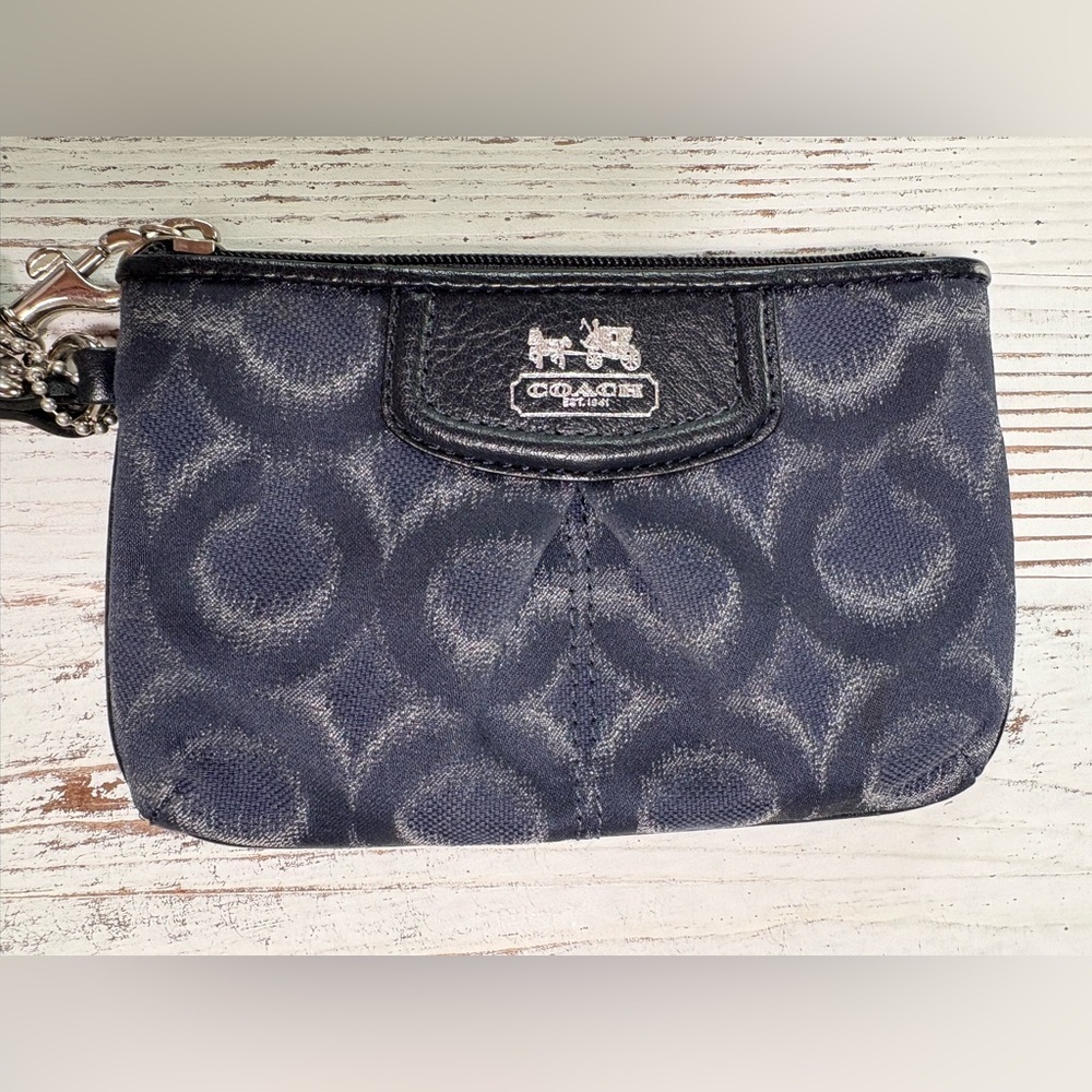 COACH Navy/Black/Gray Wristlet-Zippered Closure-Hang Tag-2 Credit Card Slits-EUC - Picture 4 of 5